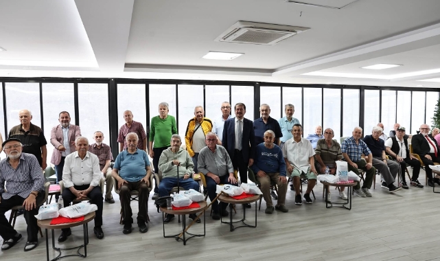 Nilüfer'de yaşlılara Babalar Günü ziyareti