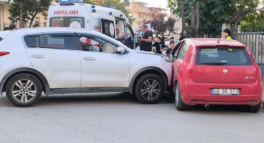 Otomobil ile cip çarpıştı: 4 yaralı