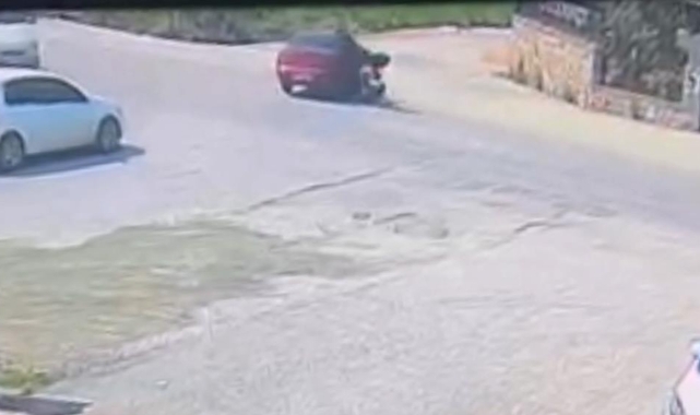 Otomobille çarpışan motosikletli yaralandı