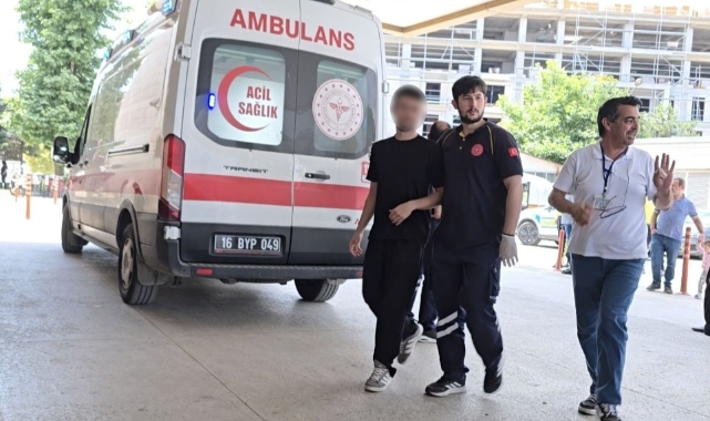 Sınavda rahatsızlanan genç hastaneye kaldırıldı