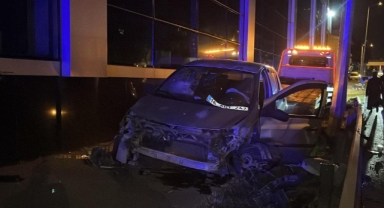 Uykusuz sürücü kazaya neden oldu: 2 yaralı