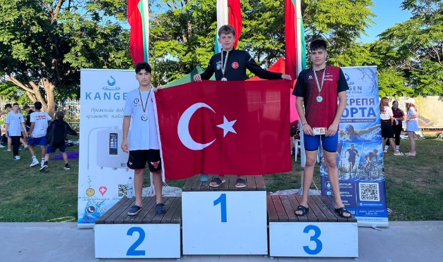 Yıldırımlı yüzücüler Türkiye'nin gururu oldu
