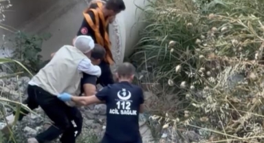 20 metrelik uçurumdan itfaiye eri'nin sırtında çıktı