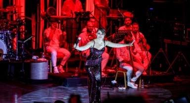 Açıkhava'da Derya Bedavacı rüzgarı