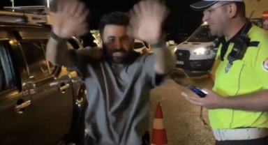 Alkol çıkmayınca sevinçten havalara uçtu