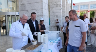 Başkan Şadi Özdemir’den aşure ikramı