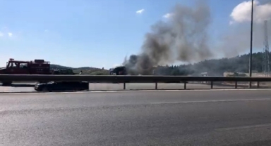 Bursa'da seyir halindeki tır alev topuna döndü