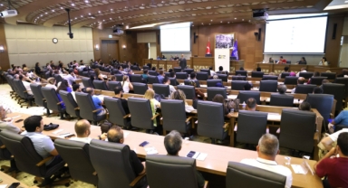 Büyükşehir’den belediye personellerine resmi yazışma kuralları eğitimi