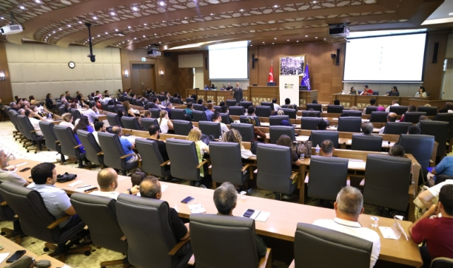 Büyükşehir’den belediye personellerine resmi yazışma kuralları eğitimi