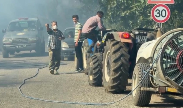 Çiftçiler traktörleriyle yangın bölgesine koştu