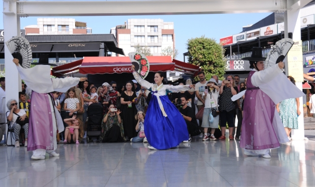 Halk dansları rüzgârı Bursa'nın dört bir yanını sardı