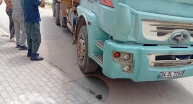 Kamyonun altında kalan bisikletli çocuk ağır yaralandı