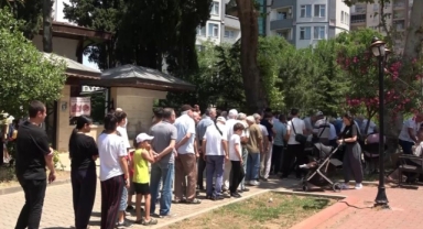 Kiremitçi Sinanbey Cami'de bin 500 kişilik aşure ikramı