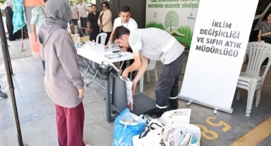 Nilüfer'de atık kağıtları getiren hediye kazanıyor