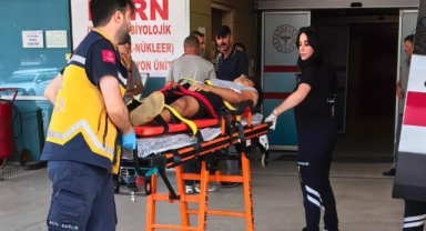 Otomobil ile çarpışan bisiklet sürücüsü hastaneye kaldırıldı