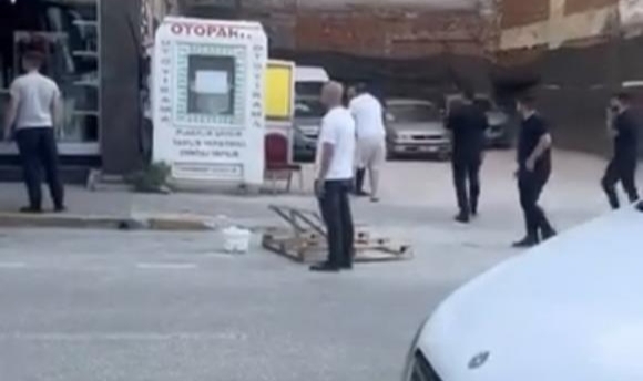 Otopark görevlisi ile vatandaş arasında bıçaklı kavga