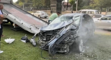 Takla atan araçtan burunları kanamadan çıktılar