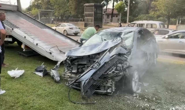 Takla atan araçtan burunları kanamadan çıktılar