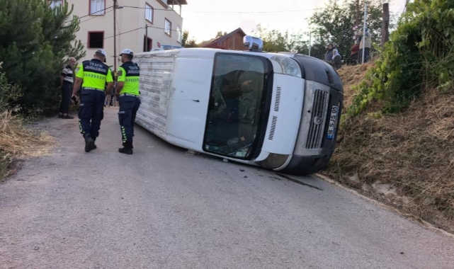 Tarım işçilerini taşıyan servis devrildi 6 işçi yaralı