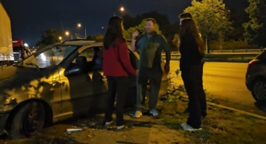 Tırın arkasında saklandı polis gidince geri döndü