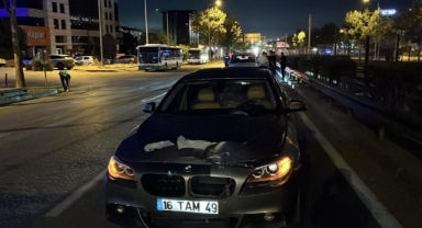 Yolun karşısına geçen yaşlı adama otomobil çarptı