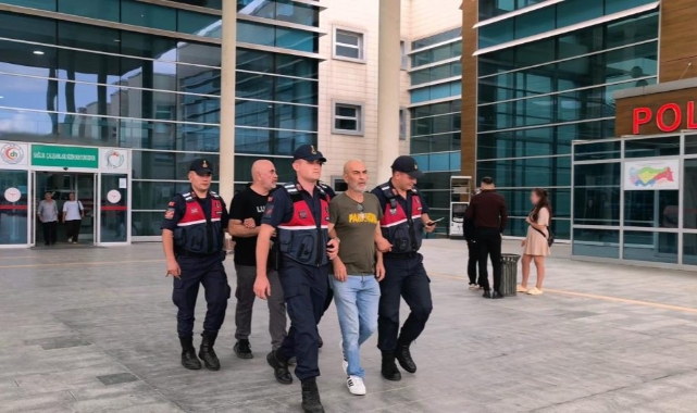 Yönetmen Ezel Akay ve kardeşi adliyeye sevk edildi